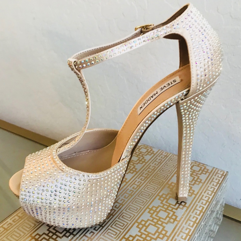 ✨💕Steve Madden Pump NWOT (size 8)